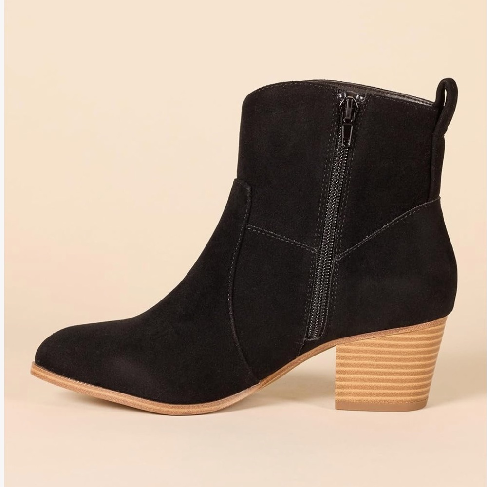 Amazon Essentials Women's Western Ankle Boots with Stacked Heel Size 7